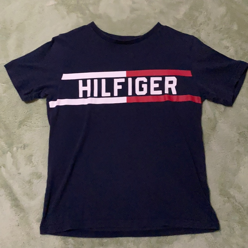 Tommy Hilfiger. size: m